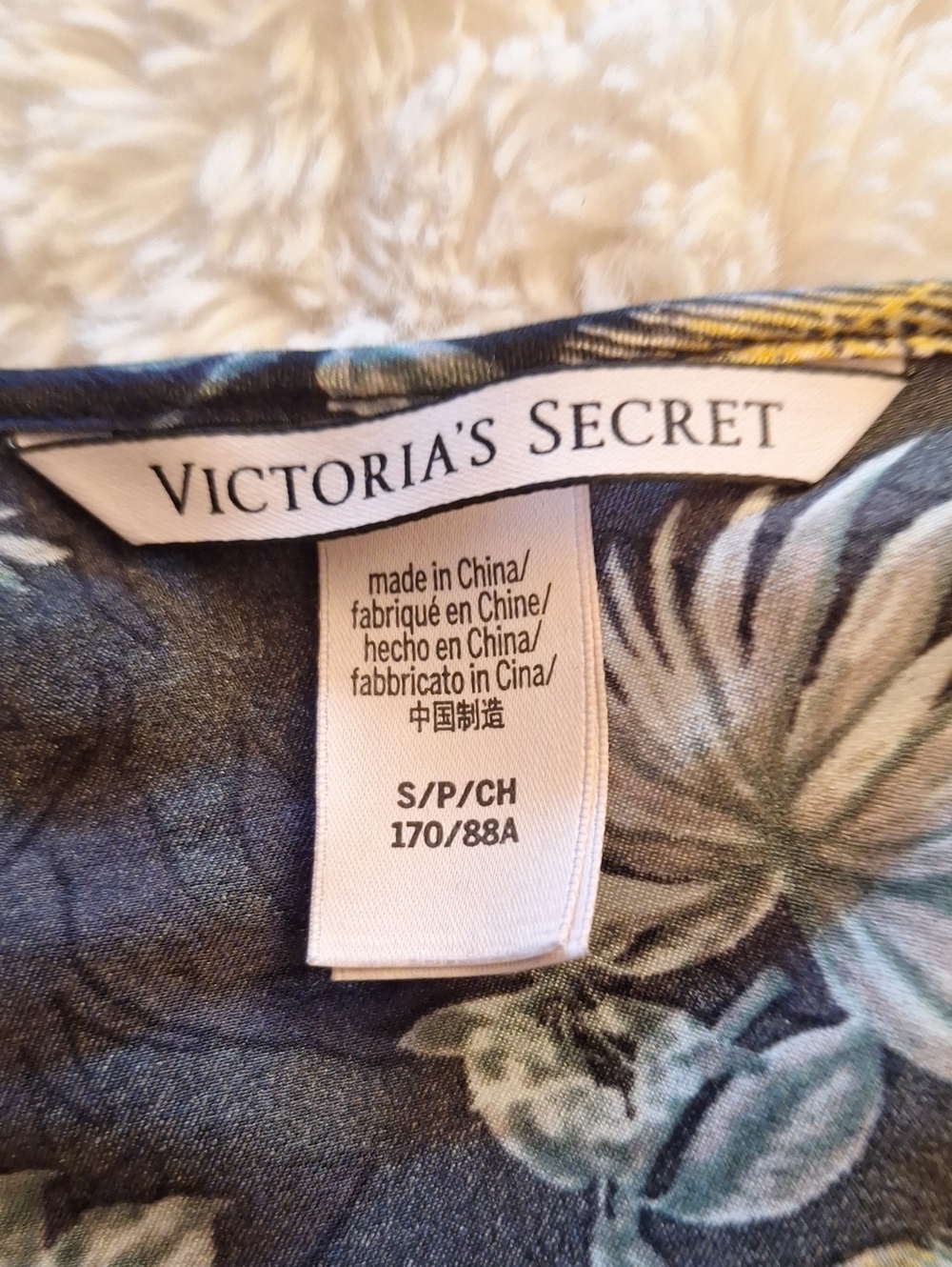 Victoria's Secret Black Tropical Leaf Print Cami Size S/P/CH - Picture 3 of 4
